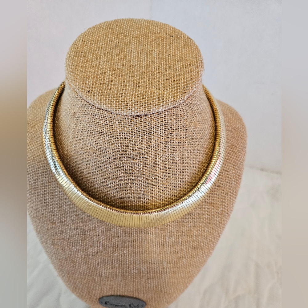 VINTAGE SIGNED (UA) GOLDTONE STATEMENT RUNWAY NECKLACE